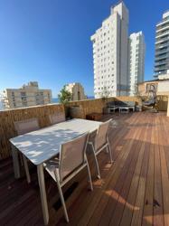 Roof top 3 floors לוגו