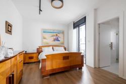 Luxurious Central Raanana Flat with Terrace לוגו