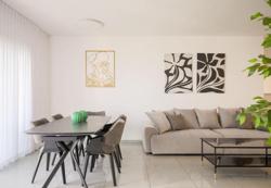 3BDR with a view of the Kineret BY MadrigalRentals לוגו