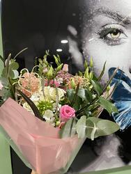 Flowers Boutique R לוגו