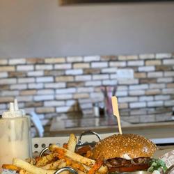 תמונות einstein burger&salad