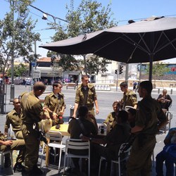 תמונות נערי המרבד