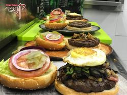 תמונות קניבר בורגר